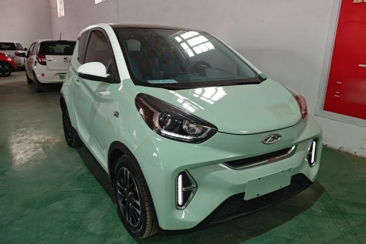 Used Chery QQ Little Ant 2022 Revised Version Sweet Pink Edition Half-Sugar Version Lithium Iron Phosphate 30.7 kWh 30 kW 301 km Front Right 45 Deg