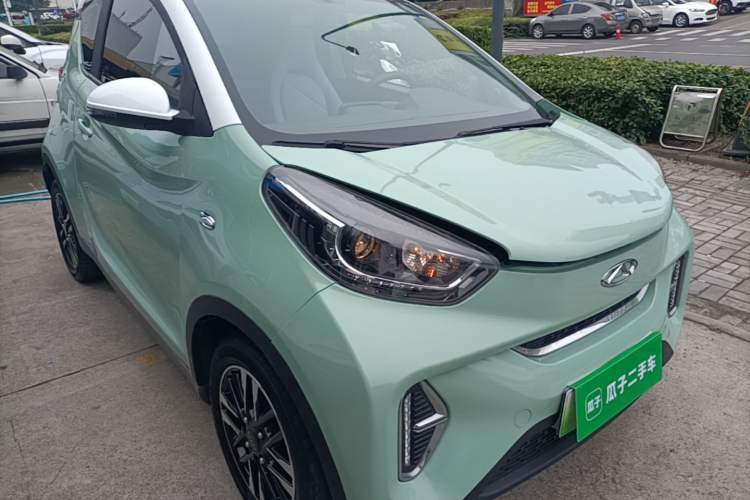Used Chery QQ Little Ant 2022 Revised Version Sweet Pink Edition Half-Sugar Version Lithium Iron Phosphate 30.7 kWh 30 kW 301 km Front Right 45 Deg