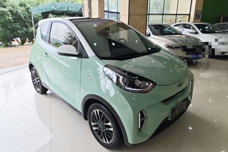 Used Chery QQ Little Ant 2022 Restyled Version Sweet Pink Edition Half-Sugar Version 30.6 kWh 30 kW 301 km Front Right 45 Deg