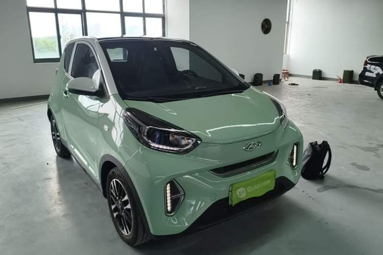 Used Chery QQ Little Ant 2022 Revised Version Sweet Pink Edition Half-Sugar Version Lithium Iron Phosphate 30.7 kWh 30 kW 301 km Front Right 45 Deg