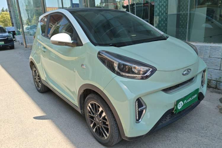 Used Chery QQ Little Ant 2022 Restyled Version Sweet Pink Edition Half-Sugar Version 30.6 kWh 30 kW 301 km Front Right 45 Deg