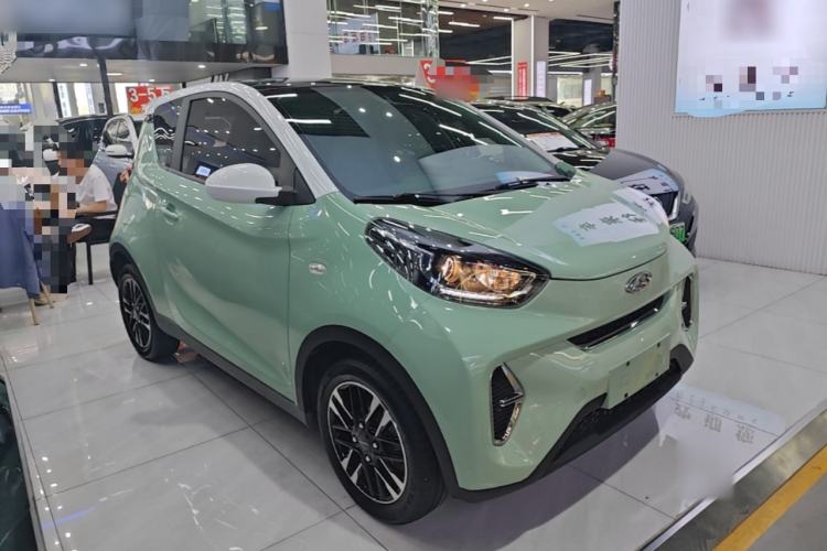 Used Chery QQ Little Ant 2022 Revised Version Sweet Pink Edition Low-Sugar Version 30.6 kWh 30 kW 301 km Front Right 45 Deg