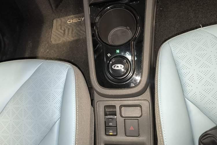 Used Chery QQ Little Ant 2022 Sweet Pink Edition Full-Sugar Version Lithium Iron Phosphate 30 kW 301 km Gear Lever