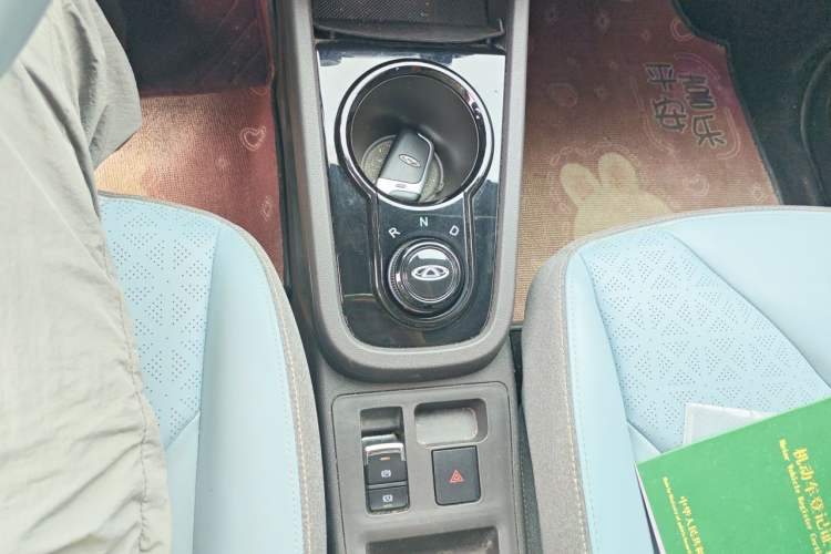 Used Chery QQ Little Ant 2022 Revised Version Sweet Pink Edition Half-Sugar Version Lithium Iron Phosphate 30.7 kWh 30 kW 301 km Gear Lever