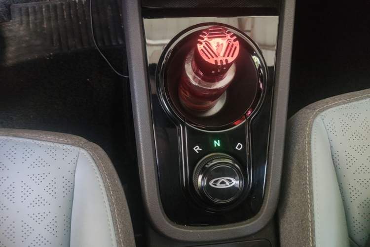 Used Chery QQ Little Ant 2022 Sweet Pink Edition Half-Sugar Version Lithium Iron Phosphate 30 kW 301 km Gear Lever