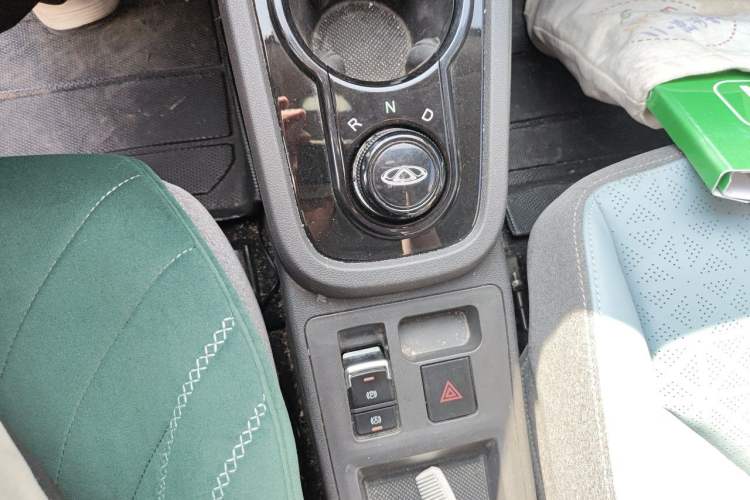 Used Chery QQ Little Ant 2022 Restyled Version Sweet Pink Edition Low-Sugar Version Lithium Iron Phosphate Battery 30.7 kWh 30 kW 301 km Gear Lever