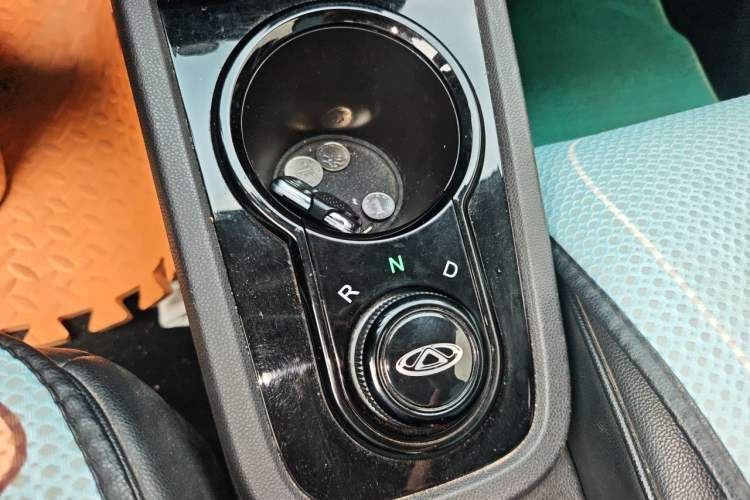 Used Chery QQ Little Ant 2022 Sweet Pink Edition Half-Sugar Version 3-Cell Lithium 30kW 301km Gear Lever