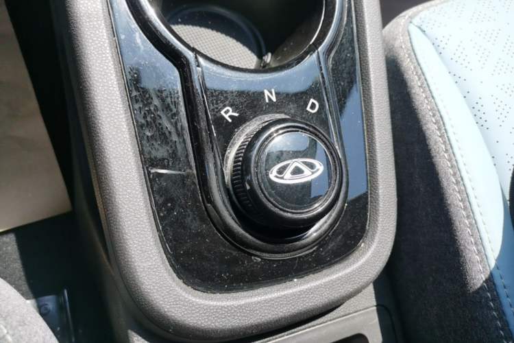 Used Chery QQ Little Ant 2022 Sweet Pink Edition Half-Sugar Version Lithium Iron Phosphate 30 kW 301 km Gear Lever