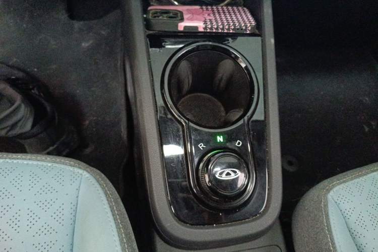 Used Chery QQ Little Ant 2022 Sweet Pink Edition Half-Sugar Version Lithium Iron Phosphate 29.2 kWh 30 kW 301 km Gear Lever
