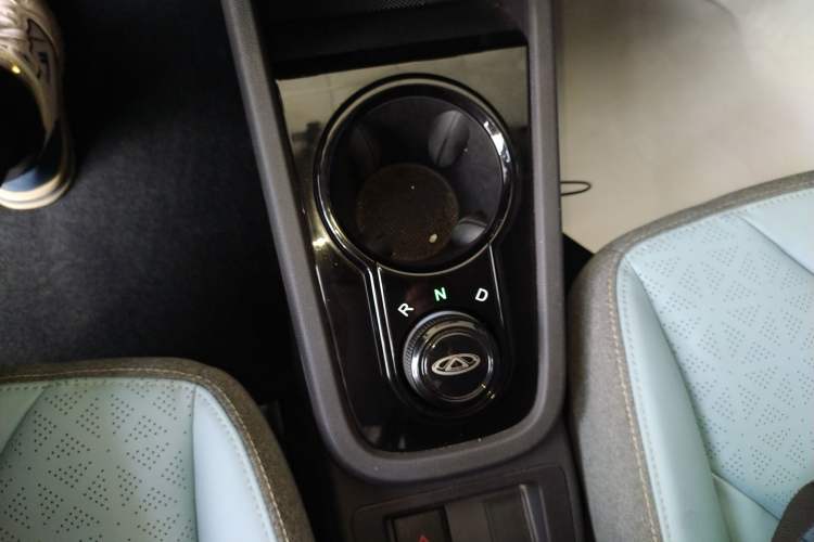 Used Chery QQ Little Ant 2022 Sweet Pink Edition Low-Sugar Version Lithium Iron Phosphate 30 kW 301 km Gear Lever