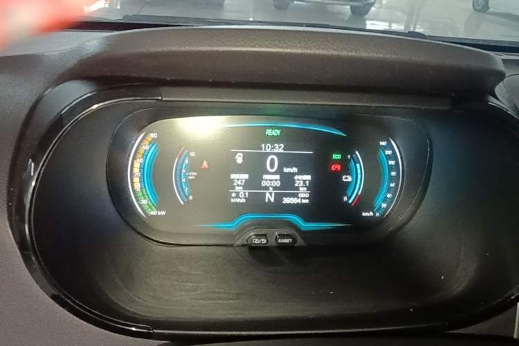 Used Chery QQ Little Ant 2022 Revised Version Sweet Pink Edition Half-Sugar Version Lithium Iron Phosphate 30.7 kWh 30 kW 301 km Instrument Cluster