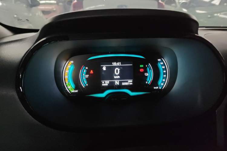 Used Chery QQ Little Ant 2022 Revised Version Sweet Pink Edition Half-Sugar Version Lithium Iron Phosphate 30.7 kWh 30 kW 301 km Instrument Cluster