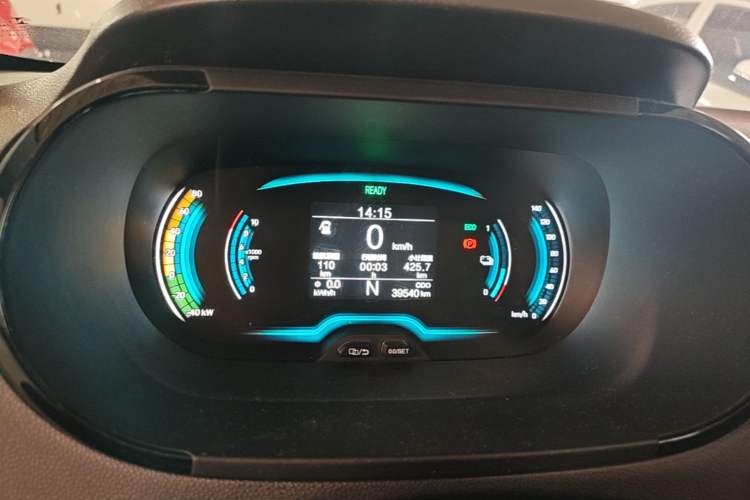 Used Chery QQ Little Ant 2022 Revised Version Sweet Pink Edition Half-Sugar Version Lithium Iron Phosphate 30.7 kWh 30 kW 301 km Instrument Cluster