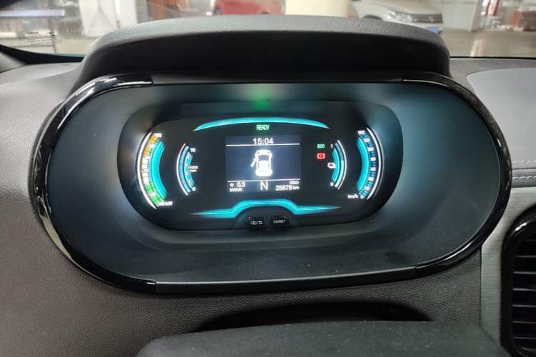Used Chery QQ Little Ant 2022 Revised Version Sweet Pink Edition Half-Sugar Version Lithium Iron Phosphate 30.7 kWh 30 kW 301 km Instrument Cluster