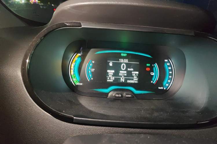 Used Chery QQ Little Ant 2022 Sweet Pink Edition Half-Sugar Version 3-Cell Lithium 30kW 301km Instrument Cluster