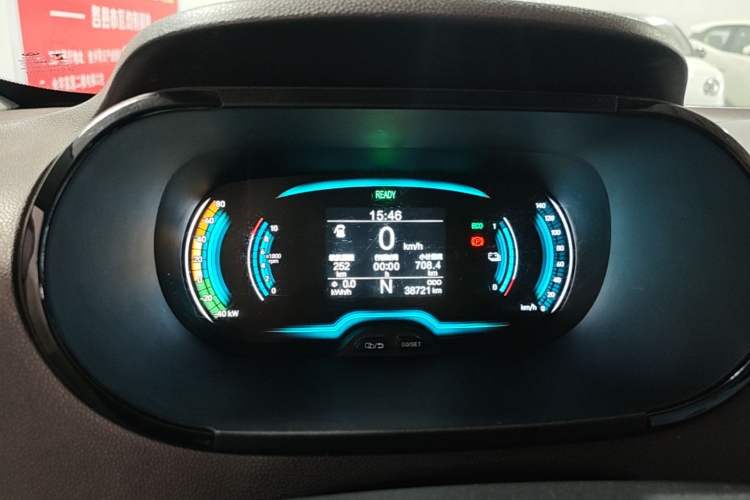 Used Chery QQ Little Ant 2022 Revised Version Sweet Pink Edition Half-Sugar Version Lithium Iron Phosphate 30.7 kWh 30 kW 301 km Instrument Cluster