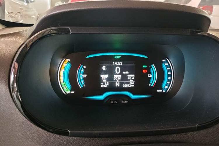 Used Chery QQ Little Ant 2022 Revised Version Sweet Pink Edition Half-Sugar Version Lithium Iron Phosphate 30.7 kWh 30 kW 301 km Instrument Cluster