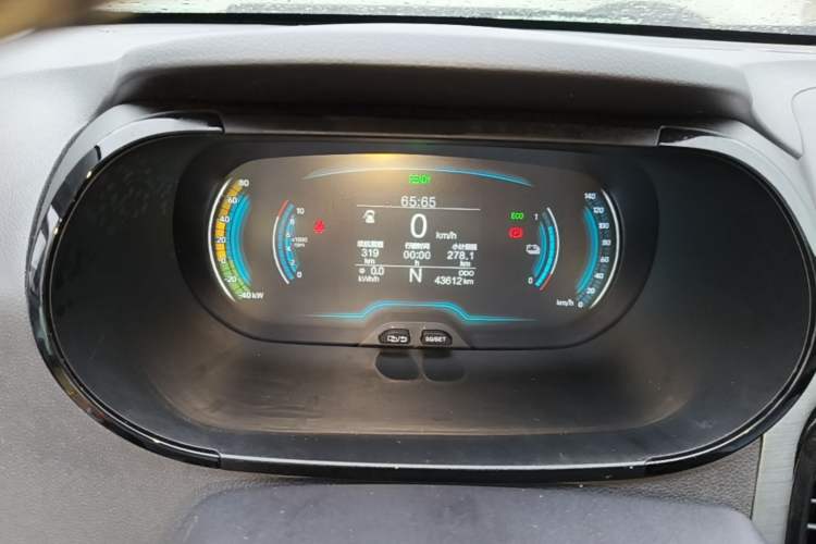 Used Chery QQ Little Ant 2022 Sweet Pink Edition Half-Sugar Version 3-Cell Lithium 30kW 408km Instrument Cluster