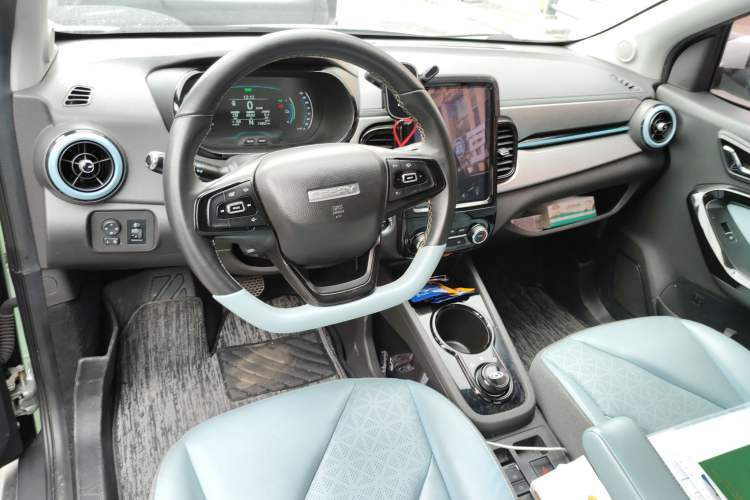 Used Chery QQ Little Ant 2022 Sweet Pink Edition Half-Sugar Version Lithium Iron Phosphate 30 kW 301 km Interior 2