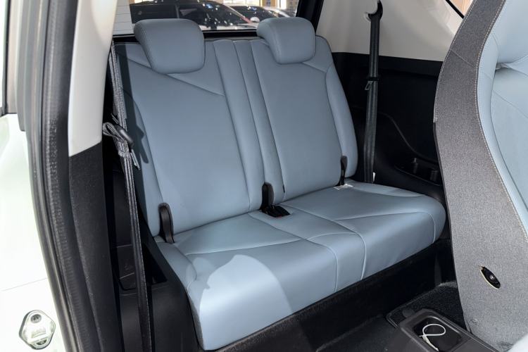Used Chery QQ Little Ant 2022 Sweet Pink Edition Half-Sugar Version Lithium Iron Phosphate 30 kW 301 km Interior 3