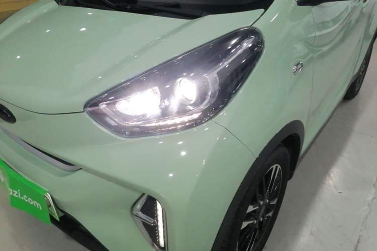 Used Chery QQ Little Ant 2022 Sweet Pink Edition Half-Sugar Version 3-Cell Lithium 30kW 301km Left Front Headlight
