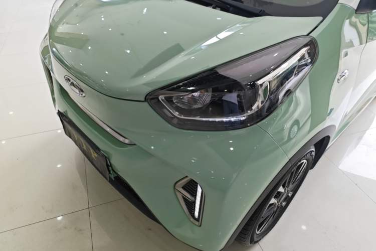 Used Chery QQ Little Ant 2022 Restyled Version Sweet Pink Edition Half-Sugar Version 30.6 kWh 30 kW 301 km Left Front Headlight