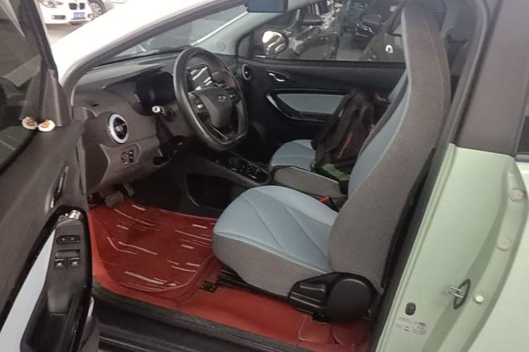 Used Chery QQ Little Ant 2022 Revised Version Sweet Pink Edition Half-Sugar Version Lithium Iron Phosphate 30.7 kWh 30 kW 301 km Left Front Seat