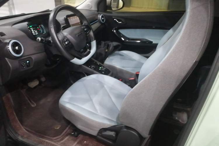 Used Chery QQ Little Ant 2022 Sweet Pink Edition Half-Sugar Version 3-Cell Lithium 30kW 301km Left Front Seat
