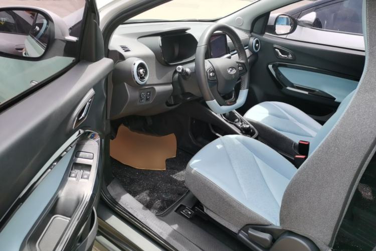 Used Chery QQ Little Ant 2022 Revised Version Sweet Pink Edition Half-Sugar Version Lithium Iron Phosphate 30.7 kWh 30 kW 301 km Left Front Seat