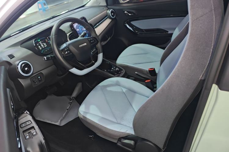 Used Chery QQ Little Ant 2022 Revised Version Sweet Pink Edition Low-Sugar Version 30.6 kWh 30 kW 301 km Left Front Seat