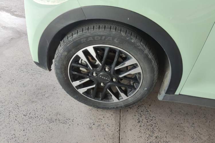 Used Chery QQ Little Ant 2022 Sweet Pink Edition Half-Sugar Version Lithium Iron Phosphate 30 kW 301 km Left Front Wheel Hub