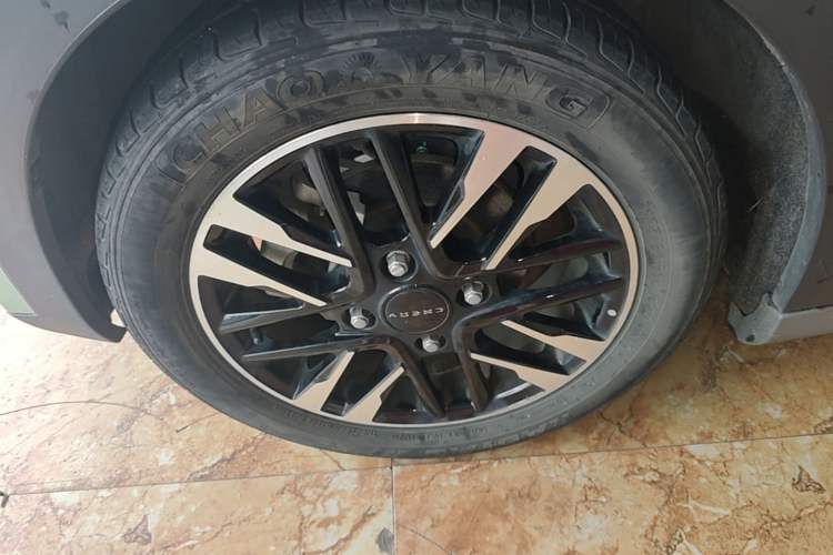 Used Chery QQ Little Ant 2022 Sweet Pink Edition Full-Sugar Version Lithium Iron Phosphate 30 kW 301 km Left Front Wheel Hub