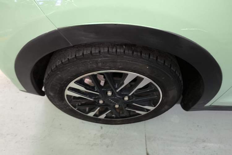 Used Chery QQ Little Ant 2022 Sweet Pink Edition Half-Sugar Version Lithium Iron Phosphate 30 kW 301 km Left Front Wheel Hub