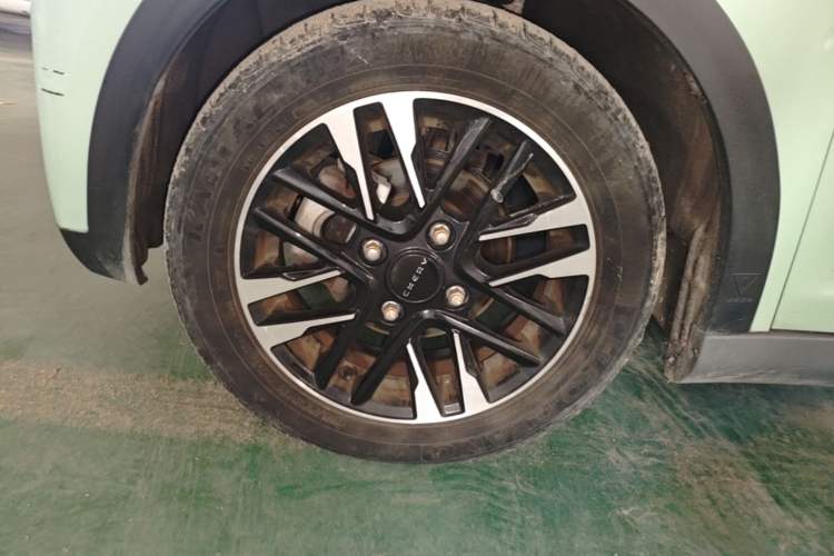 Used Chery QQ Little Ant 2022 Revised Version Sweet Pink Edition Half-Sugar Version Lithium Iron Phosphate 30.7 kWh 30 kW 301 km Left Front Wheel Hub