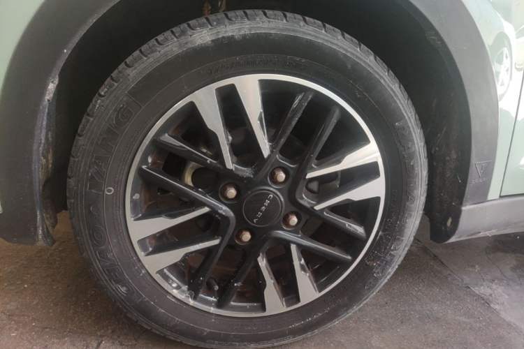 Used Chery QQ Little Ant 2022 Sweet Pink Edition Half-Sugar Version Lithium Iron Phosphate 30 kW 301 km Left Front Wheel Hub