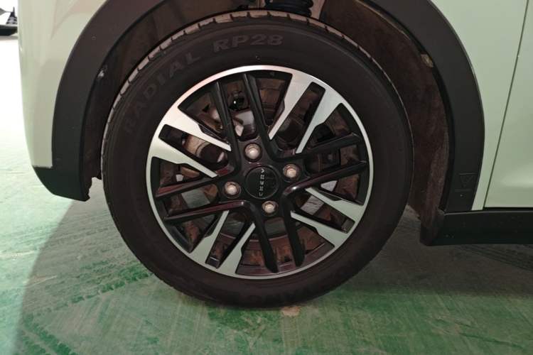 Used Chery QQ Little Ant 2022 Revised Version Sweet Pink Edition Half-Sugar Version Lithium Iron Phosphate 30.7 kWh 30 kW 301 km Left Front Wheel Hub