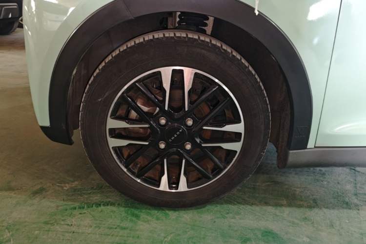 Used Chery QQ Little Ant 2022 Revised Version Sweet Pink Edition Half-Sugar Version Lithium Iron Phosphate 30.7 kWh 30 kW 301 km Left Front Wheel Hub