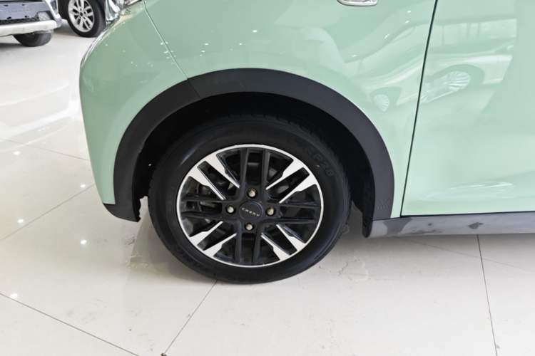 Used Chery QQ Little Ant 2022 Restyled Version Sweet Pink Edition Half-Sugar Version 30.6 kWh 30 kW 301 km Left Front Wheel Hub
