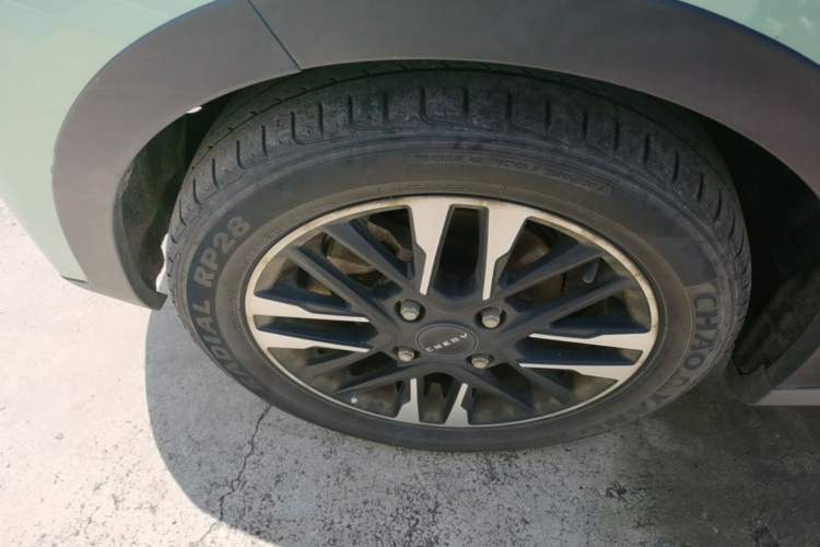 Used Chery QQ Little Ant 2022 Sweet Pink Edition Half-Sugar Version Lithium Iron Phosphate 30 kW 301 km Left Front Wheel Hub
