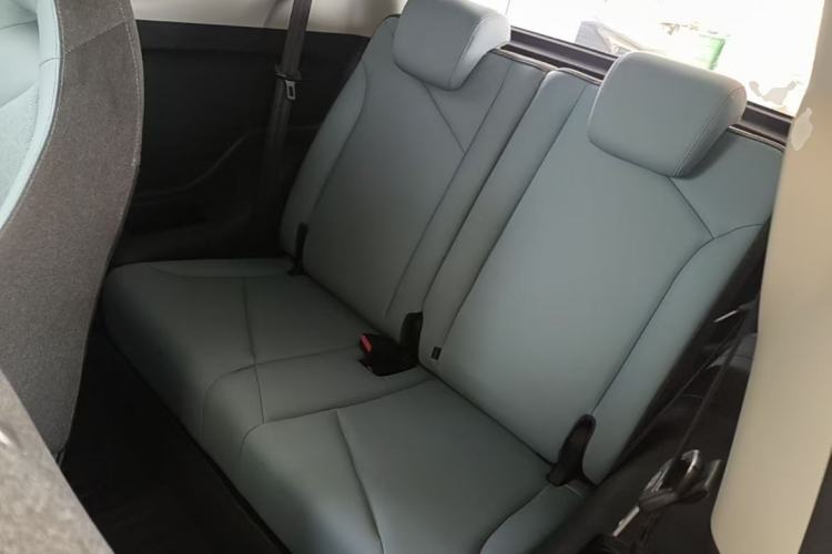 Used Chery QQ Little Ant 2022 Revised Version Sweet Pink Edition Half-Sugar Version Lithium Iron Phosphate 30.7 kWh 30 kW 301 km Left Rear Seat