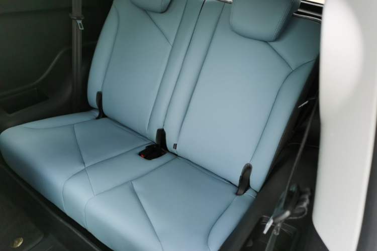 Used Chery QQ Little Ant 2022 Sweet Pink Edition Half-Sugar Version Lithium Iron Phosphate 29.2 kWh 30 kW 301 km Left Rear Seat