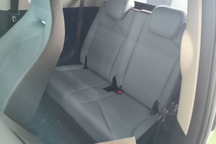 Used Chery QQ Little Ant 2022 Revised Version Sweet Pink Edition Half-Sugar Version Lithium Iron Phosphate 30.7 kWh 30 kW 301 km Left Rear Seat
