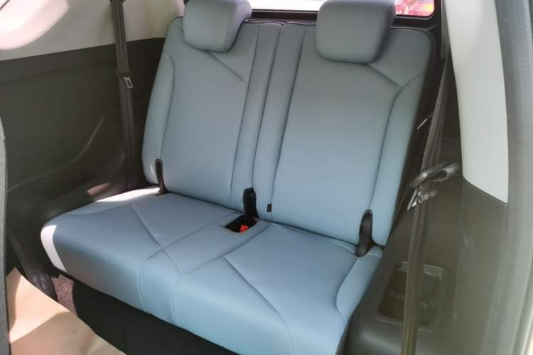 Used Chery QQ Little Ant 2022 Sweet Pink Edition Half-Sugar Version Lithium Iron Phosphate 30 kW 301 km Left Rear Seat