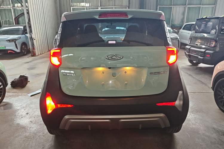 Used Chery QQ Little Ant 2022 Revised Version Sweet Pink Edition Half-Sugar Version Lithium Iron Phosphate 30.7 kWh 30 kW 301 km Rear