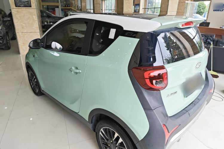 Used Chery QQ Little Ant 2022 Restyled Version Sweet Pink Edition Half-Sugar Version 30.6 kWh 30 kW 301 km Rear Left 45 Deg