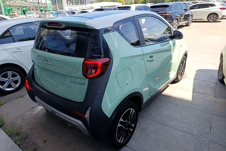 Used Chery QQ Little Ant 2022 Restyled Version Sweet Pink Edition Half-Sugar Version 28.8 kWh 30 kW 301 km Rear Right 45 Deg