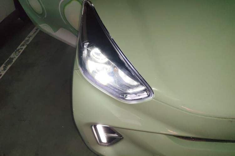 Used Chery QQ Little Ant 2022 Sweet Pink Edition Half-Sugar Version Lithium Iron Phosphate 29.2 kWh 30 kW 301 km Right Front Headlight