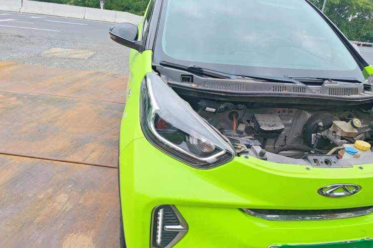 Used Chery QQ Little Ant 2022 Revised Version Sweet Pink Edition Half-Sugar Version Lithium Iron Phosphate 30.7 kWh 30 kW 301 km Right Front Headlight