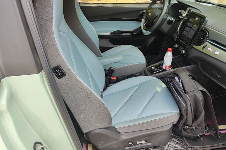 Used Chery QQ Little Ant 2022 Sweet Pink Edition Half-Sugar Version Lithium Iron Phosphate 29.2 kWh 30 kW 301 km Right Front Seat