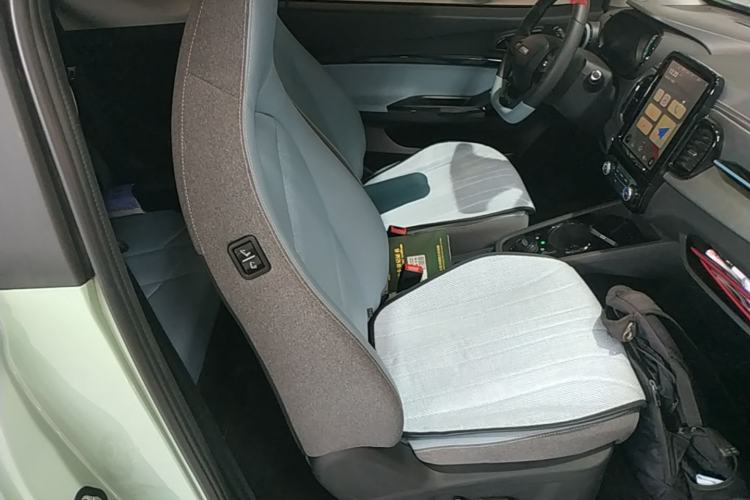 Used Chery QQ Little Ant 2022 Updated Version Sweet Pink Edition Full Sugar Version Lithium Iron Phosphate 30.7 kWh 30 kW 301 km Right Front Seat